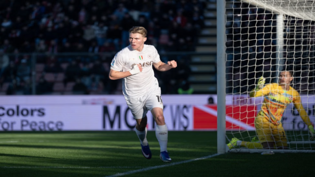 Napoli Raih Kemenangan Gemilang 2-0 atas Cremonese